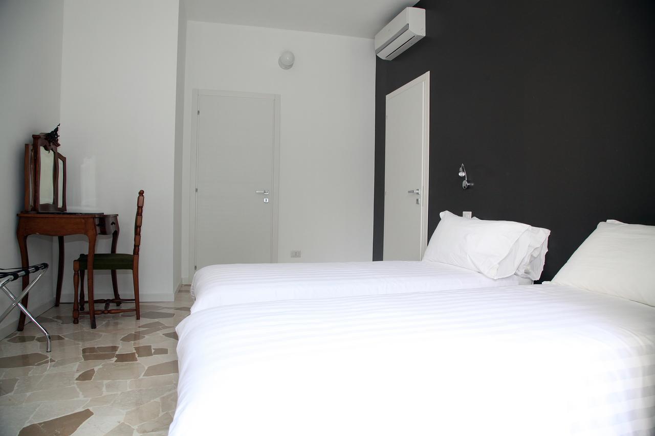 Torregiardino Bed & Breakfast อับเบียเตกรัสโซ ภายนอก รูปภาพ